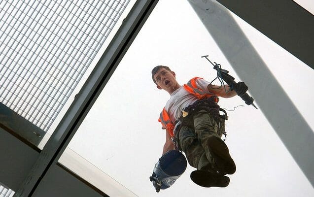 Ремонт крыш в Израиле: все что надо знать, если у вас течет крыша