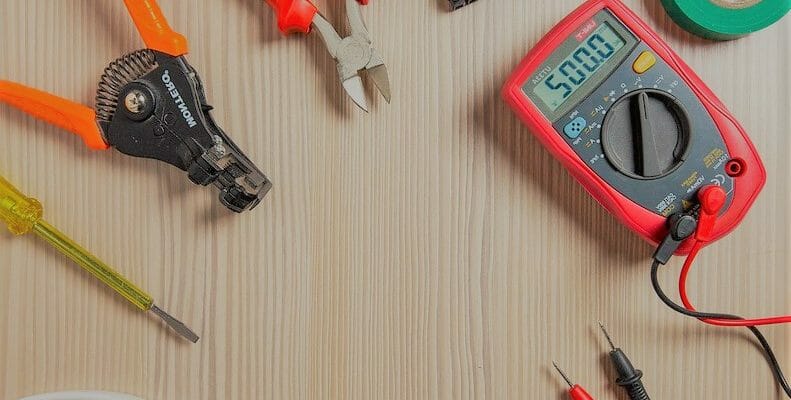 Электрик – незаменимый человек в израильском обществе!