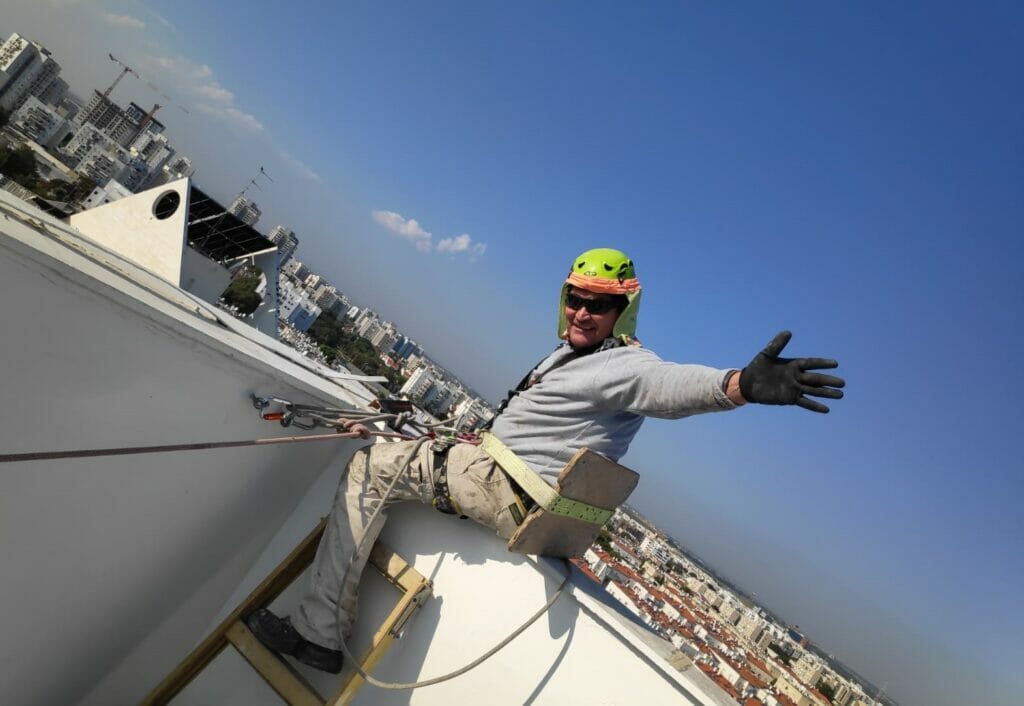 Промышленный альпинист в Израиле