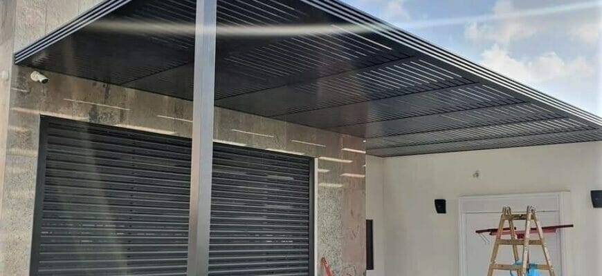 Пергола на балкон – одно из самых популярных решений в Израиле