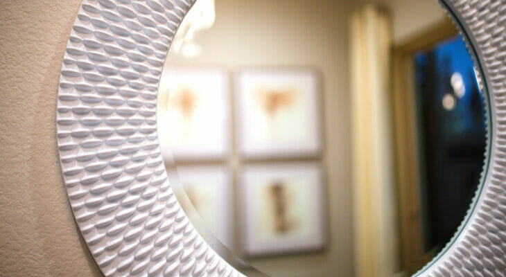 Дизайнерское зеркало: купить в Израиле