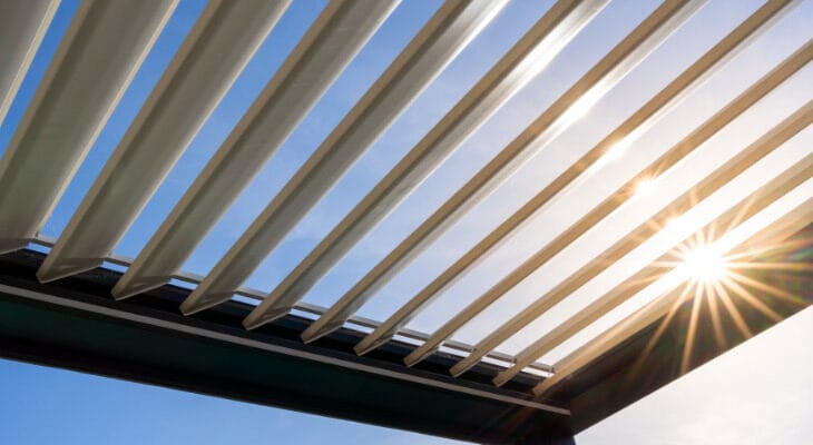 Биоклиматические перголы: эффективное решение в Израиле